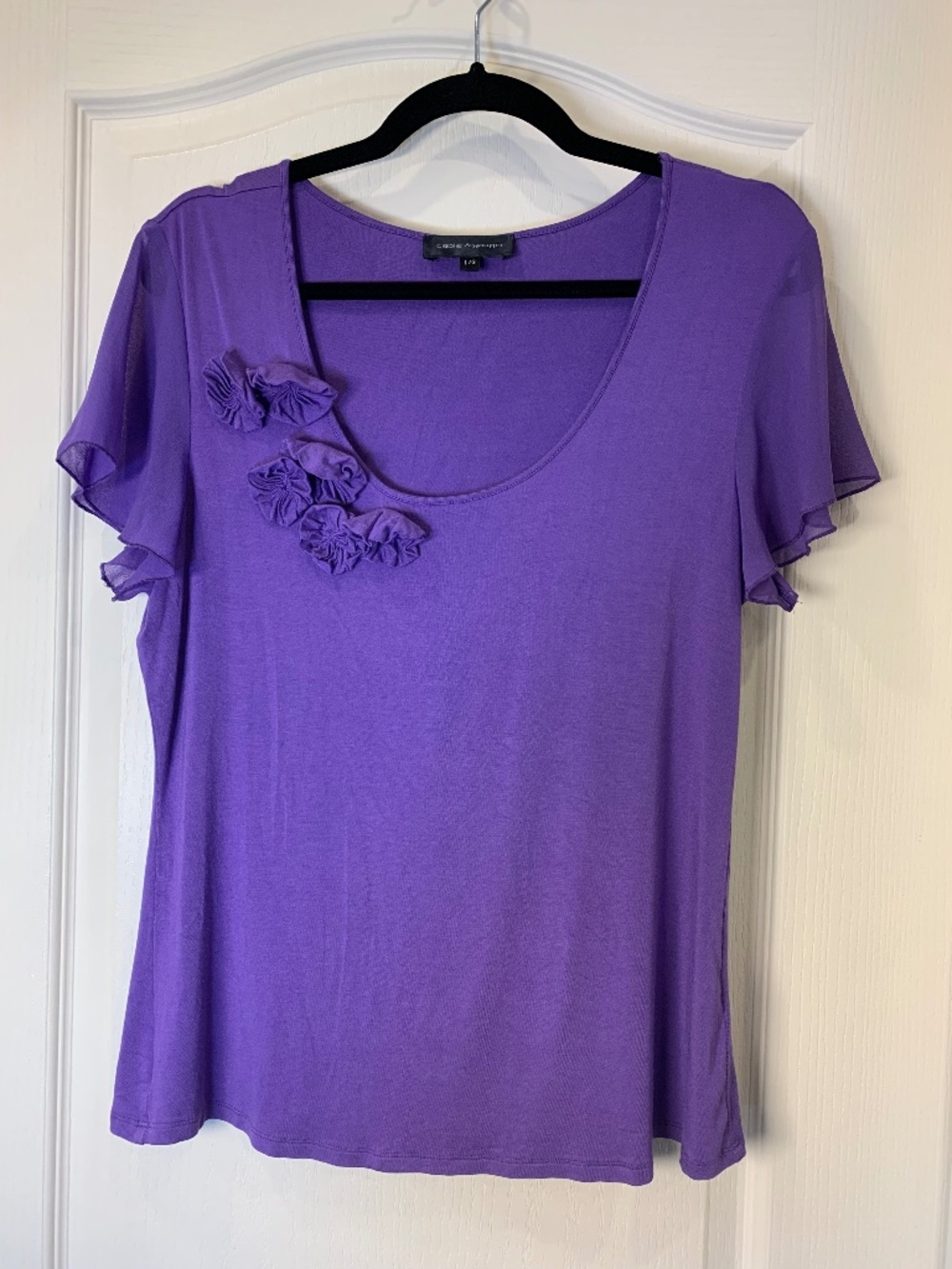 Cable & Gauge Purple Rosette Top Size L‎ Flutter Sleeve Stretch Feminine Office